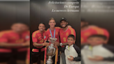 Uno más en los festejos: Junior Fernandes celebra el título de España en la Eurocopa - La Tercera