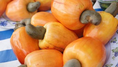Frutas con semillas por fuera: Estas dos ayudan a prevenir ataques cardíacos o infartos cerebrales y aportan vitamina C