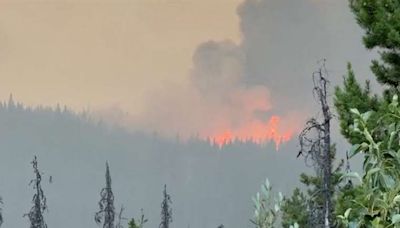 Incendio forestal en Canadá comienza a destruir zona turística | Teletica