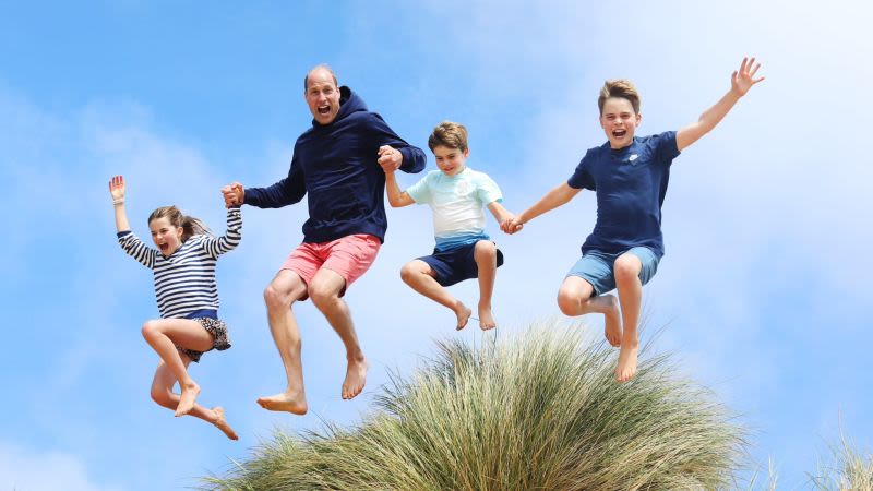 Kate and the kids wish Prince William a happy birthday with fun family photo