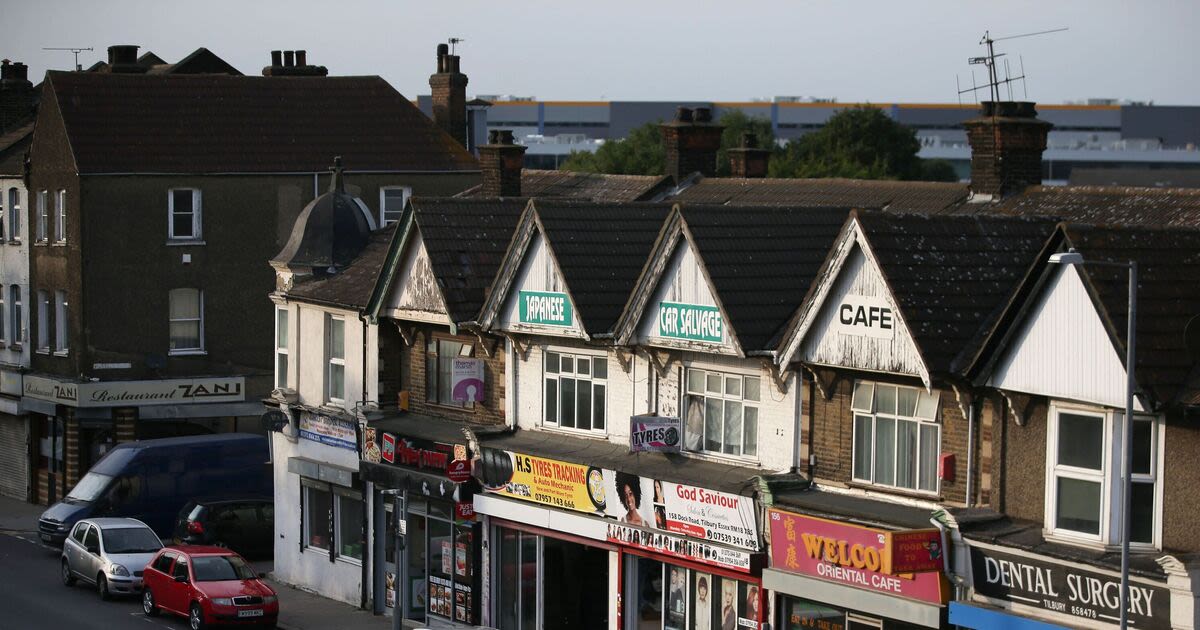 UK's 'forgotten town' with no pub where locals can't afford to get the bus