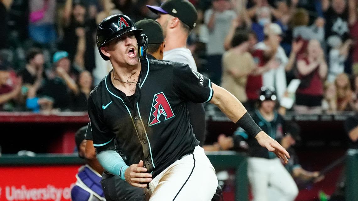 Diamondbacks take lead on back-to-back wild pitches, rally for 5-4 win over the Rockies