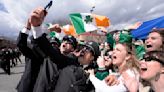 Fotos AP: Boston celebra el Día de San Patricio; Biden se reúne en la Casa Blanca con líder irlandés