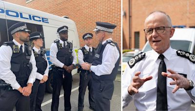 Met Police officer numbers drop as force calls for 'thousands of applicants' in new recruitment drive