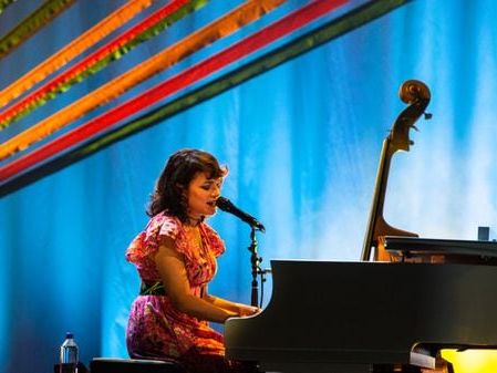 At MGM Music Hall, a fresh start for Norah Jones - The Boston Globe