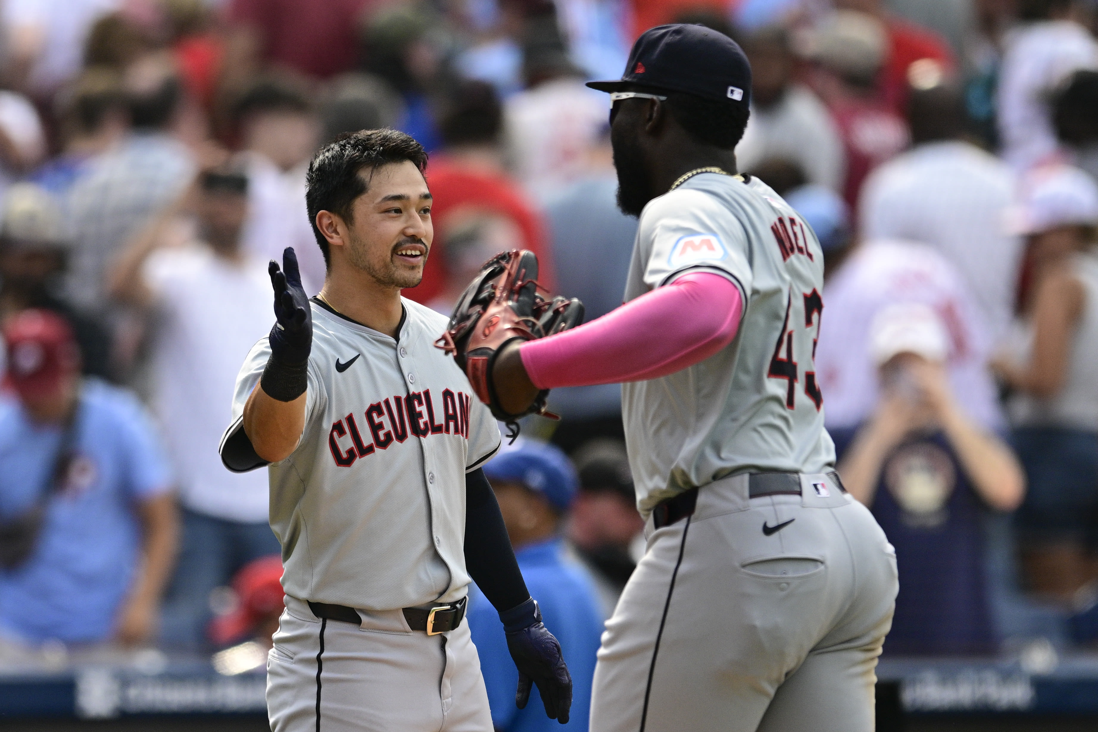 Guardians rally to beat Phillies 4-3