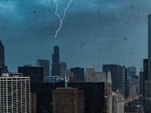Storm timing: What to expect and when as severe weather looms over Chicago weekend forecast