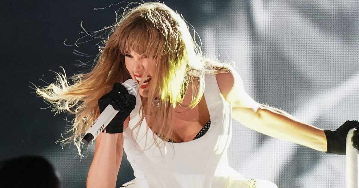 Taylor Swift Screaming Mid-Song in New Eras Tour Video Sparks Debate Among Fans