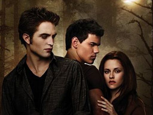 ...Didn’t Know About ‘Twilight,’ Including Details...Almost Recast & What Robert Pattinson was Told About Working...