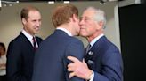 Paternal, bondadoso e intelectual... Así es Carlos III según el príncipe Harry