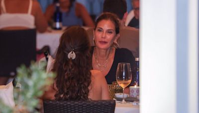 Teri Hatcher de Mujeres Desesperadas, alucinada al encontrarse a los reyes Felipe y Letizia en Mallorca