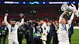 VÍDEO: El Bernabéu y un "hasta la temporada que viene" de Modric abrochan la fiesta de la 'Decimoquinta'