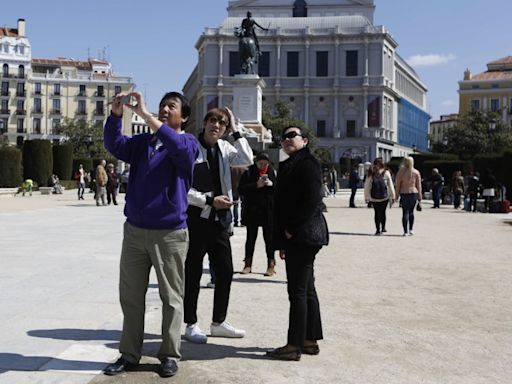 España arrebata a Alemania el tercer puesto europeo en turismo de compras de lujo