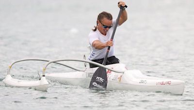 Wiggs and Henshaw paddle to World Para-canoe titles