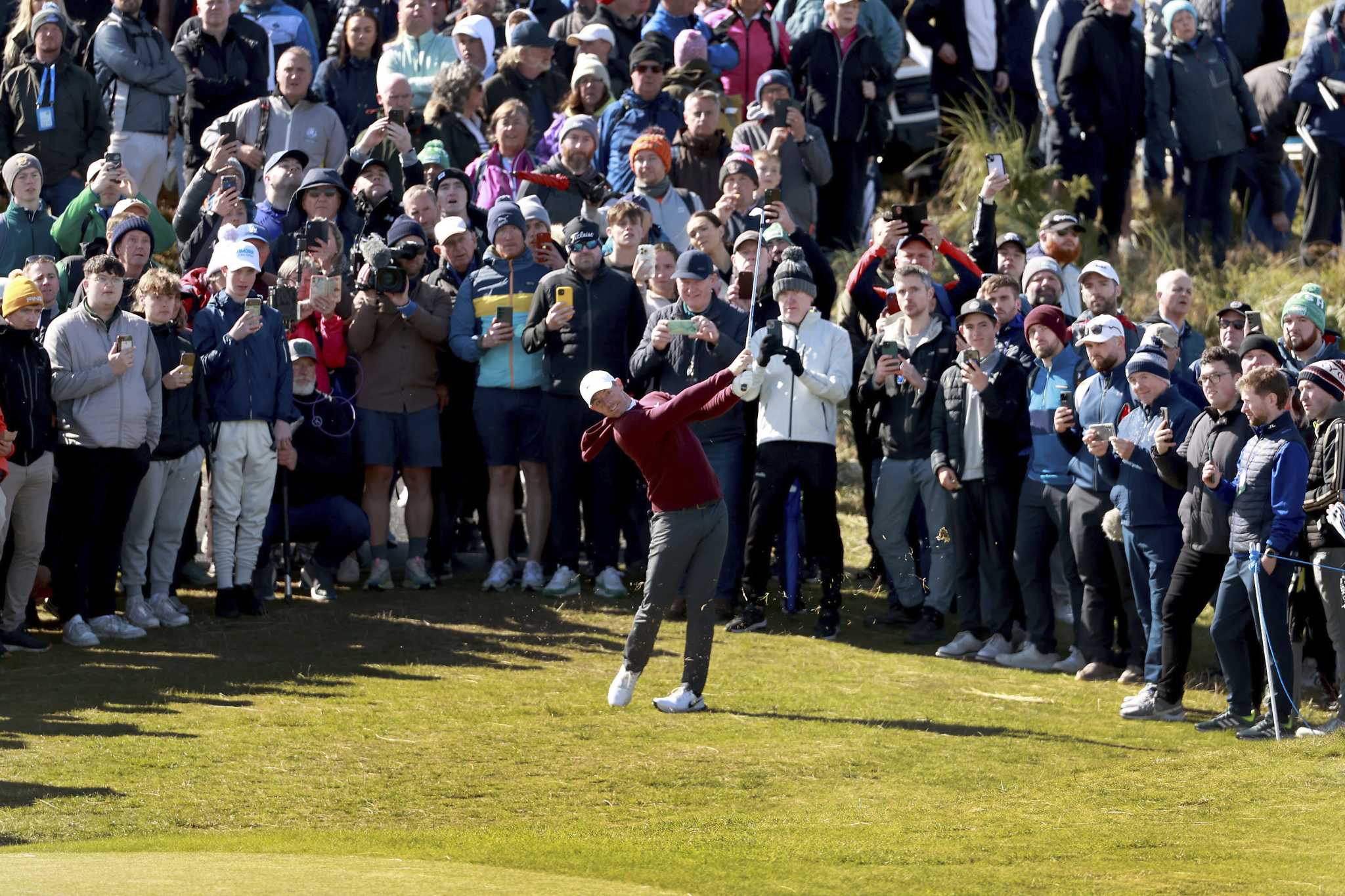 Rory McIlroy birdies last 3 holes and is 2 shots off the lead at his home Irish Open