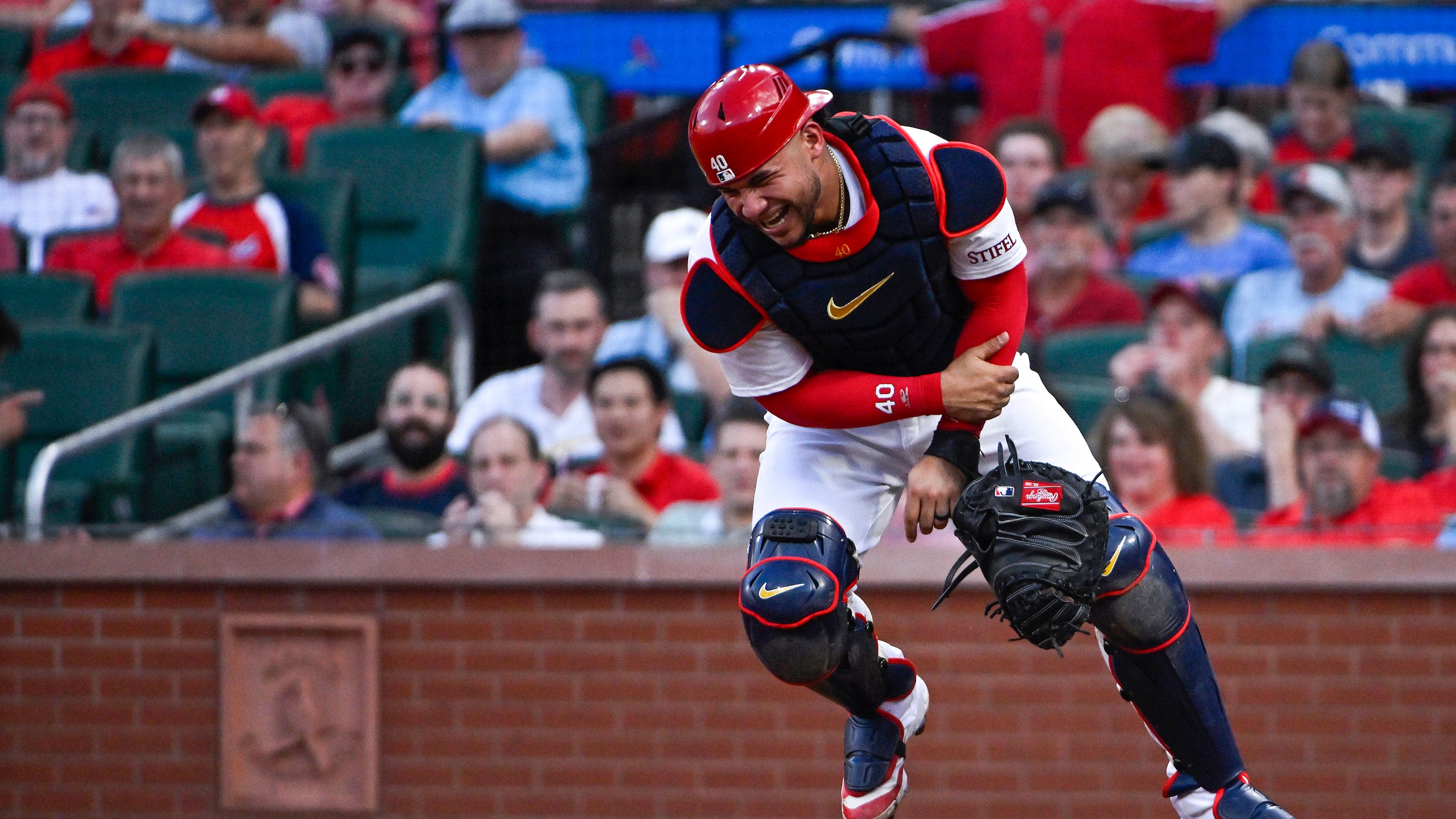 Cardinals catcher Willson Contreras breaks left forearm when hit by J.D. Martinez’s bat