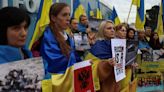 Irritados com Lula, ucranianos protestam em Lisboa no começo de visita; Amorim irá à Ucrânia
