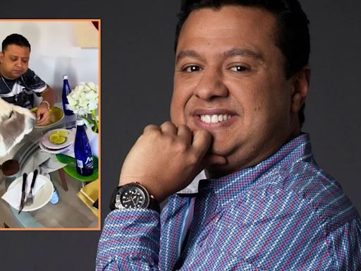 Rafael Santos sorprendió cenando junto a su mascota ‘bonita’, una burra que acompaña a su vaca ‘Sofía’