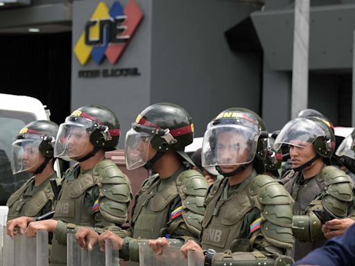 Comunidade internacional deve pressionar Venezuela, mas sem aplicar novas sanções, dizem analistas