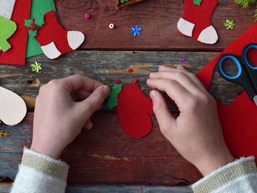 Easy ideas for making a Christmas jumper at home