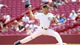 Noah Hall, home runs pace South Carolina past UMass-Lowell in opening weekend win