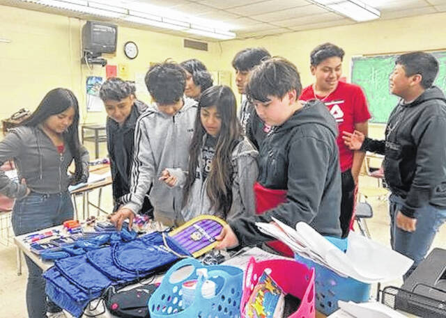 Visitor from Spain makes stop at Lumberton Junior High School | Robesonian