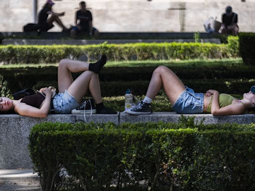 Onze distritos sob aviso laranja devido ao calor e mais de 50 concelhos em perigo máximo de incêndio