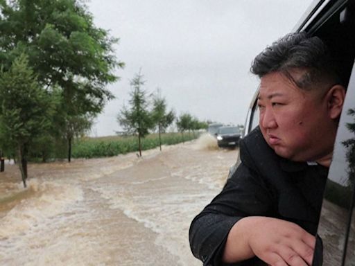 Kim Jong-un visita las zonas inundadas de Corea del Norte por las lluvias torrenciales: las fotos de su visita