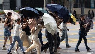 黃雨｜一道低壓槽帶來驟雨雷暴 天文台11時10分發暴雨警告