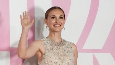 Natalie Portman resplendissante dans sa robe en perles