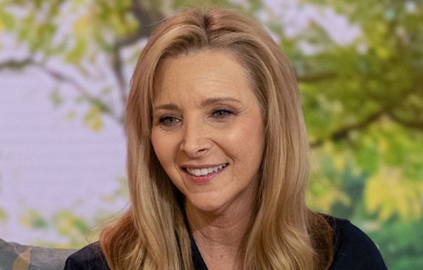 Lisa Kudrow clears air on hating studio audience laughter while taping 'Friends'