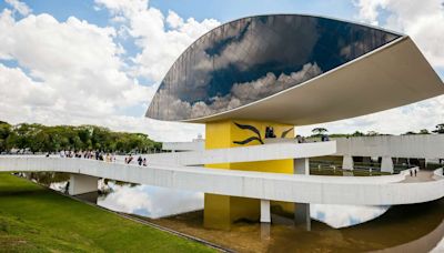 Museu Oscar Niemeyer em Curitiba tem exposições virtuais e inclusivas