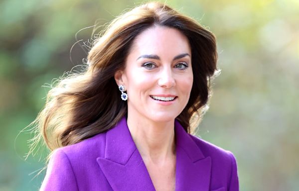 Kate Middleton Portrait On Display at New Royal Exhibition