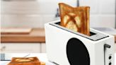 被主機耽誤的家電公司？Xbox Series S造型烤麵包機正式開賣 還能烤出Xbox標誌