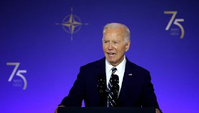 "La Russie ne gagnera pas": Joe Biden annonce l'envoi à l'Ukraine de systèmes de défense antiaérienne