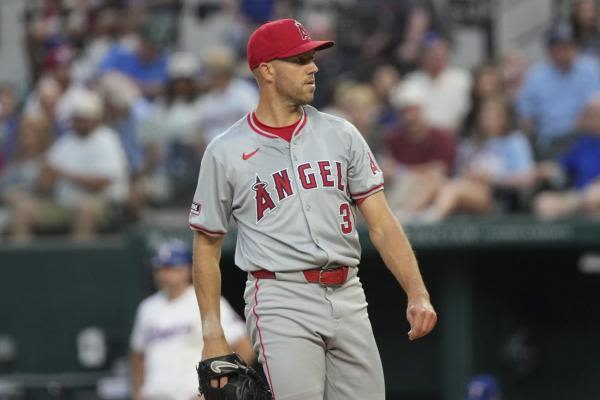 Josh Smith's 2-run single propels Rangers past Angels