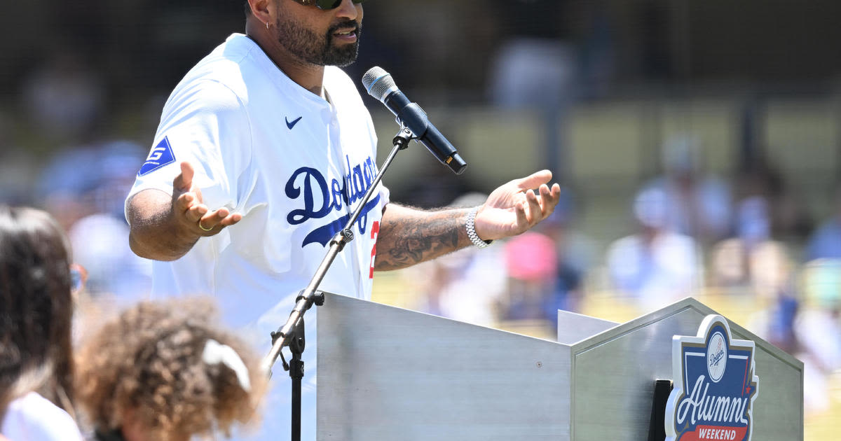 Matt Kemp retires with the Dodgers after signing one-day deal