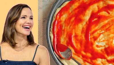 Jennifer Garner’s 3-Ingredient Pizza Sauce Is So Easy, She Calls It "Cheating"