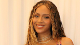 Beyoncé Dropped Rare Pics Of Her Killer Abs In A Bra Top On IG And They're