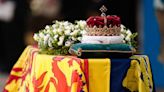 Death of Queen Elizabeth latest: First members of the public pay their respects at St Giles’ Cathedral