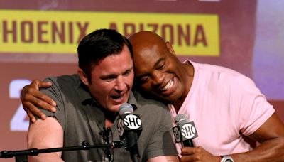 Anderson Silva, Chael Sonnen Fight to Draw in Exhibition Boxing Match of UFC Icons