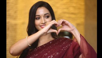 KGF Actress Srinidhi Shetty Cast Opposite Nani In HIT 3; Joins Shoot In Vizag