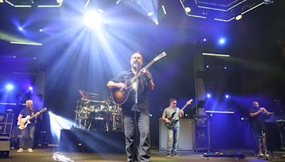 Time, mortality, Hall of Fame-worthy jams underpin Dave Matthews Band’s marathon show Tuesday Night at Blossom (photos)