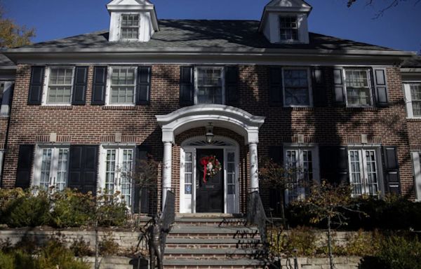 'Home Alone' house in north suburbs hits market: 'Own a piece of cinematic history'