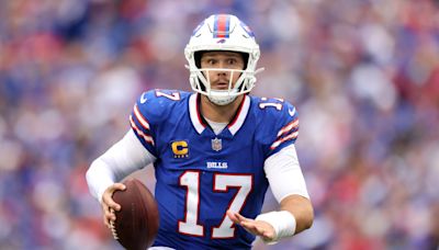 Bills' Josh Allen Provides Big Update After Sustaining Hand Injury