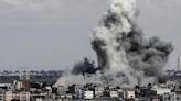 Israel toma la parte palestina del paso de Rafah mientras bombardea el enclave