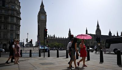 London weather: Heat health alert issued as temperature set to soar to 27C