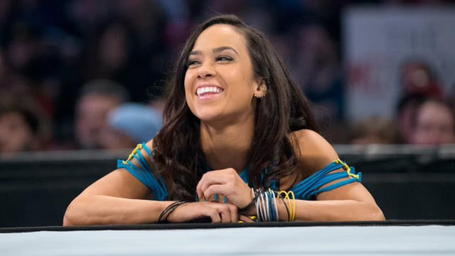 WWE Hall of Famer Calls for AJ Lee’s Return