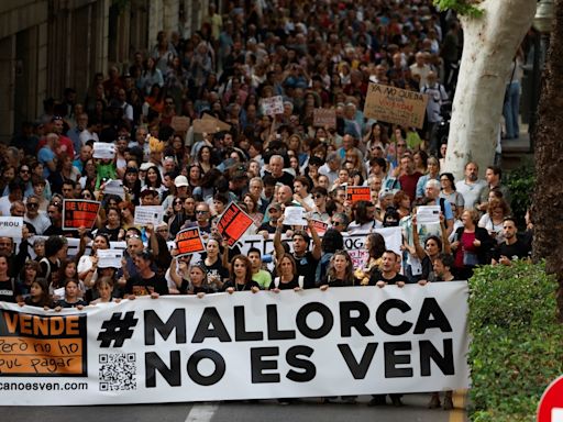 過度旅遊｜西班牙馬略卡數千民眾上街 抗議「旅客逼爆」