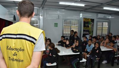 Santo André realiza ação do Maio Amarelo com crianças de instituições